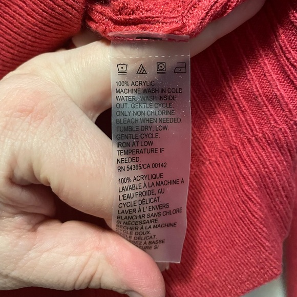 Alia Red Women’s Pull Over Sweater Size Large - Picture 5 of 9